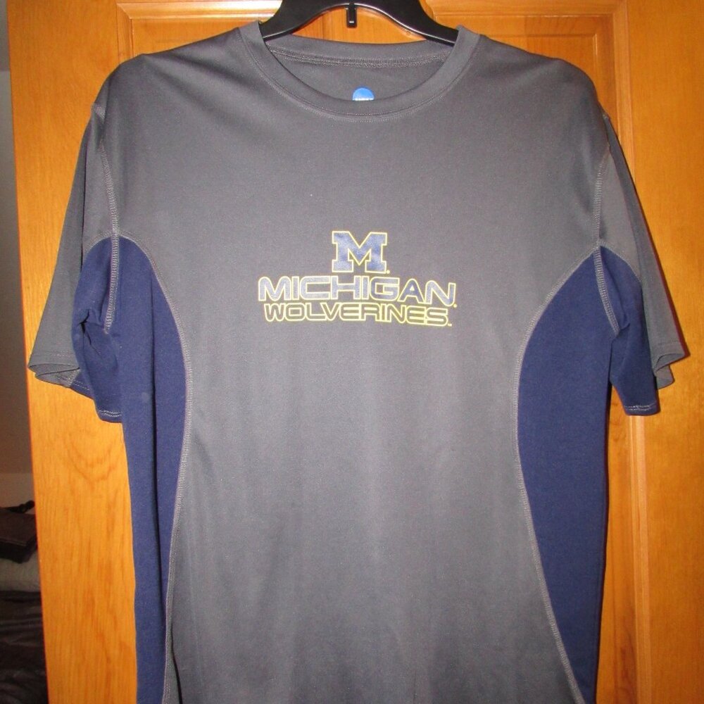 NCAA Lightweight University of Michigan T-Shirt Size L